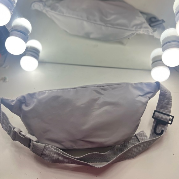 New Target Fannypack - Picture 3 of 4